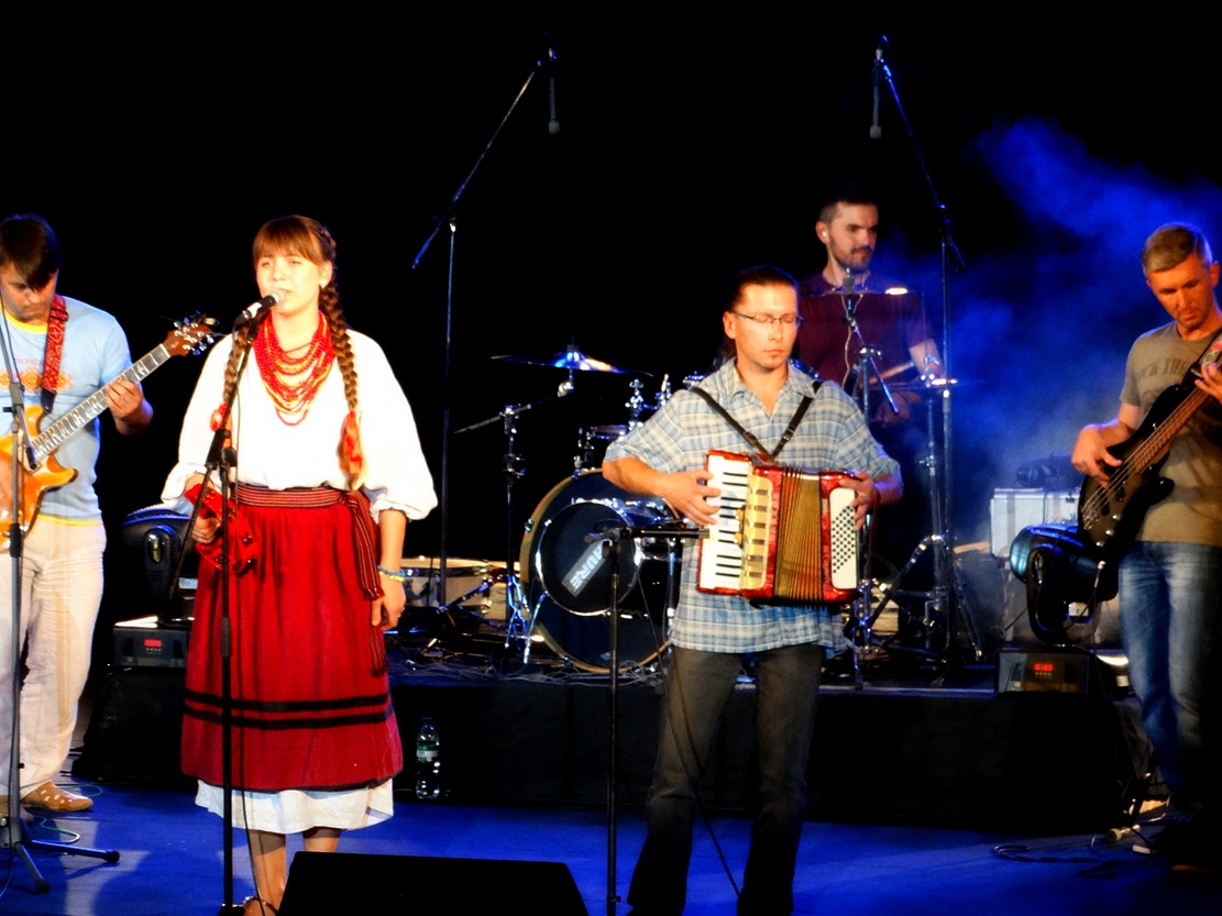 Щоденник фестивалю. Концерти переможців фестивалю «Червона Рута» перед військовими у Маріуполі